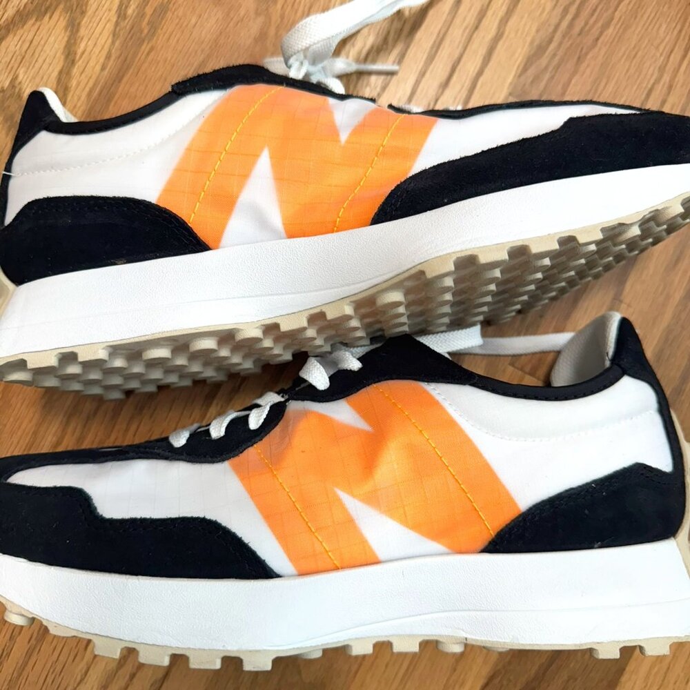 New Balance Gender Inclusive 327 Sneaker Women's 10.5/Men's 9